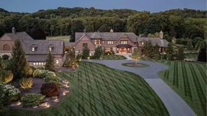 Taylor Swift and Travis Kelce look at Ohio mansion: Inside the celebrity-ready retreat with modern luxury, private gardens, music studio and more