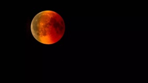 Lunar Eclipse 2025: India Prepares for the Spectacular 'Blood Moon' – Viewing Guide and Scientific Significance