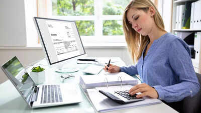 Diabetes management tips for desk workers: Stay healthy while sitting all day